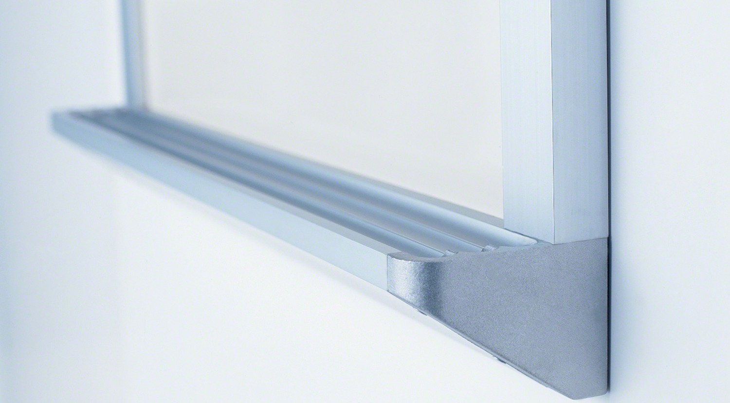 555 Series by Steelcase markerboards