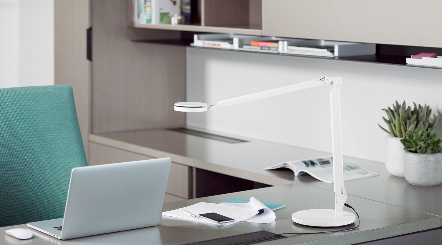 Dash desk lamp